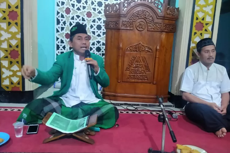 KH. Ahmad Sya'roni  (Wakil katib PCNU Kabupaten Bogor )