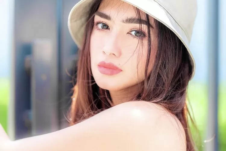 Meski Sudah Mempunyai 2 Anak, Angel Karamoy Masih Tetap Tampil Cantik (Gorajuara.com/Instagram @realangelkaramoy)