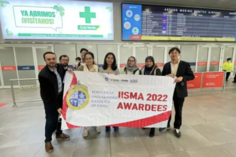 Empat Awardees IISMA 2022 kenalkan budaya Indonesia di Chile (dok.infopublik.id)