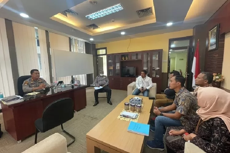 PLN UIW Sumbar dan UPT Padang berkoordinasi dengan Dirpamobvit Polda Sumbar Kombes Pol Ardian Indra Nurinta,S.I.K pada Jumat, 29 Juli 2022.