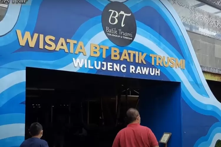 Wisata Batik di Cirebon diserbu oleh para wisatawan (Channel YouTube Batik Trusmi Hafiyan)