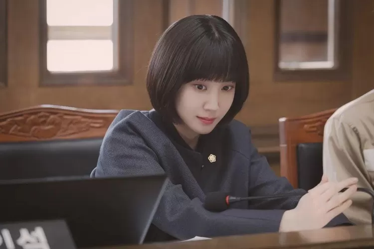 Extraordinary Attorney Woo (Instagram @eunbining0904)