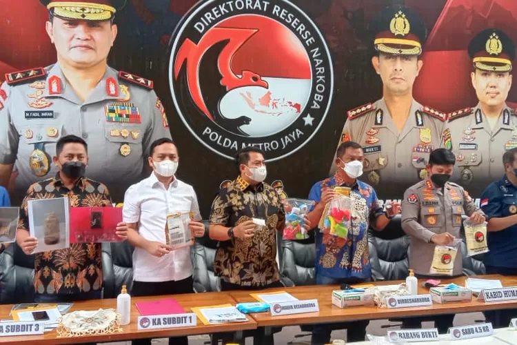 Tim Polda Metro Jaya dan Bea Cukai gagalkan pengiriman ekspor biji Coco (Sadono )