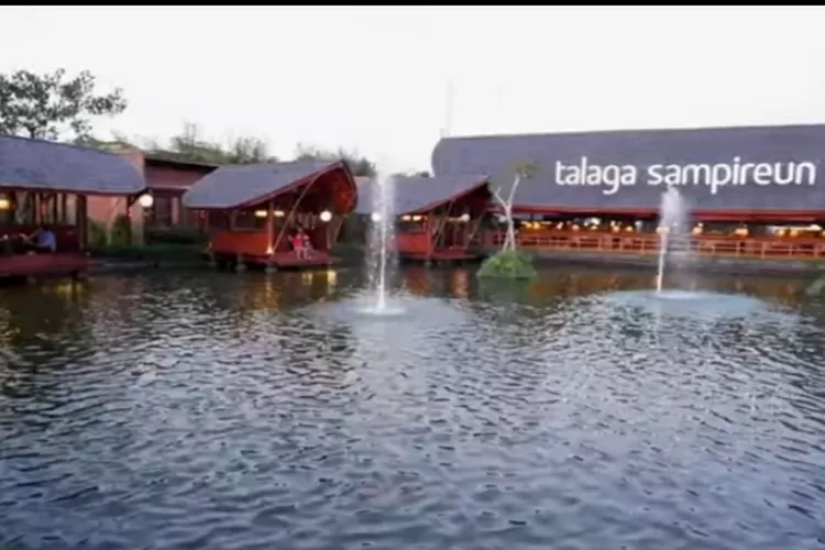 Wisata kuliner Resto Talaga Sampireun Grand Kota Bintang Bekasi (Tangkapan Layar Channel YouTube Friska Yeni)