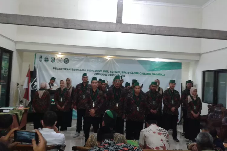 Pelantikan Pengurus HMI Salatiga 2002-2023.  (Foto: dokumentasi HMI Salatiga)