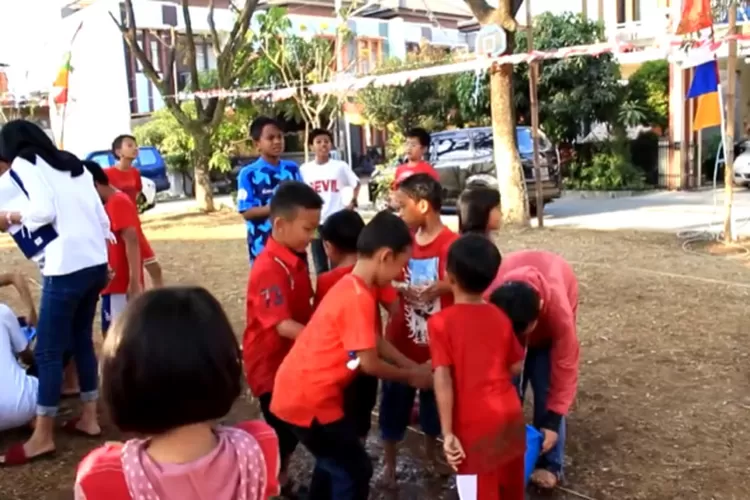 25+ Ide Lomba 17 Agustus Unik Cocok untuk Anak di Sekolah SD, SMP, SMA, Ibu-ibu, yang Lucu dan Kekinian (Gorajuara.com/dok : Tangkapan Layar YouTube/Keira Charma)