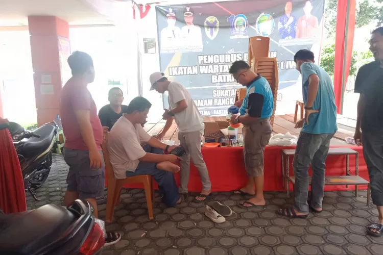 PD IWO Kabupaten Batang Hari Kompak Gotong-royong Persiapan HUT IWO ke-10 (Dok. Annuza An)