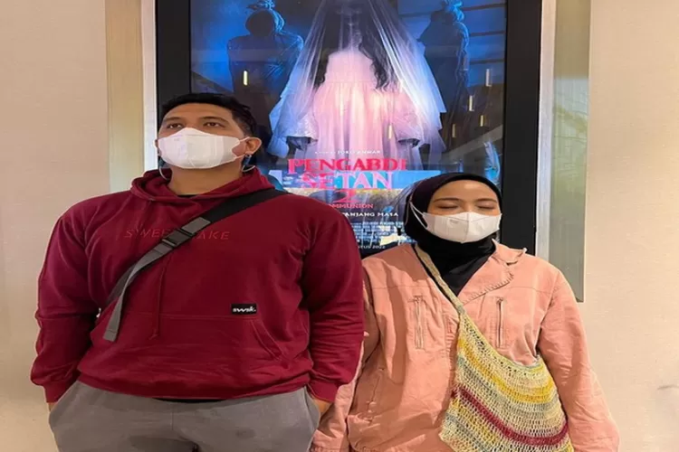 Foto Tantri Kotak Di Momen Nonton Pengabdi setan 2 communion (Instagram.com/tantrisyalindri)