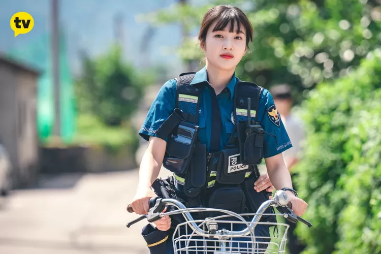 Sinopsis drama Accidental Country Diary, yang dibintangi oleh Joy Red Velvet bersama Cho Young Woo (Gorajuara/dok: Soompi)