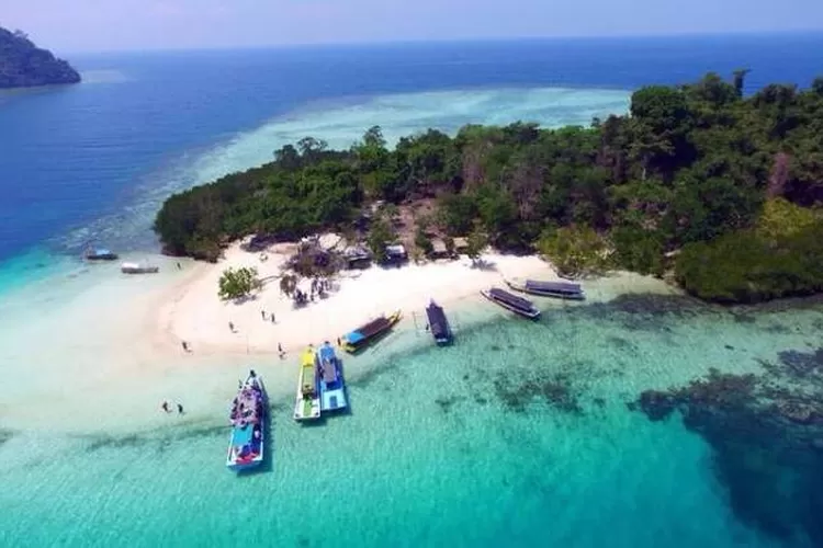 Pulau Pahawang, salah satu destinasi wisata di Lampung favorit para pecinta Snorkling (Google Maps via Abege Channel)