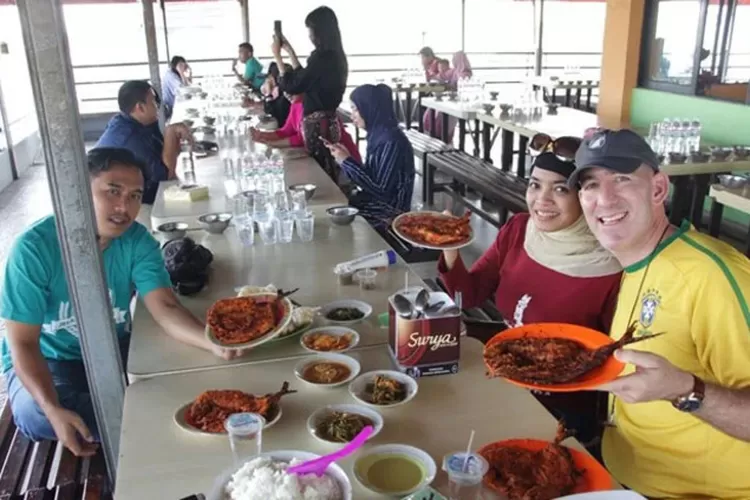 Wisata Kuliner di Padang (salsawisata.com)