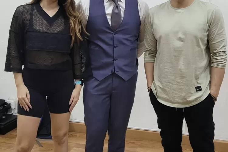 Fitting Baju Berdua, Bunga Citra Lestari dan Ariel Noah Dikabarkan akan Menikah (Gorajuara.com/Instagram @samuelwongso)