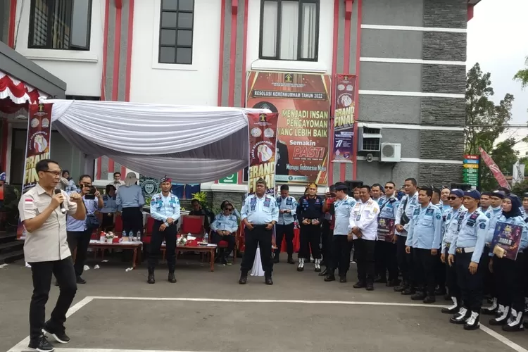 Kakanwil Kemenkumham Jabar, Sudjonggo, Bakar Semangat Seluruh Pegawai Kumham Di Jabar dalam Lomba Yel- yel HDKD (Yuwana Kurniawan)