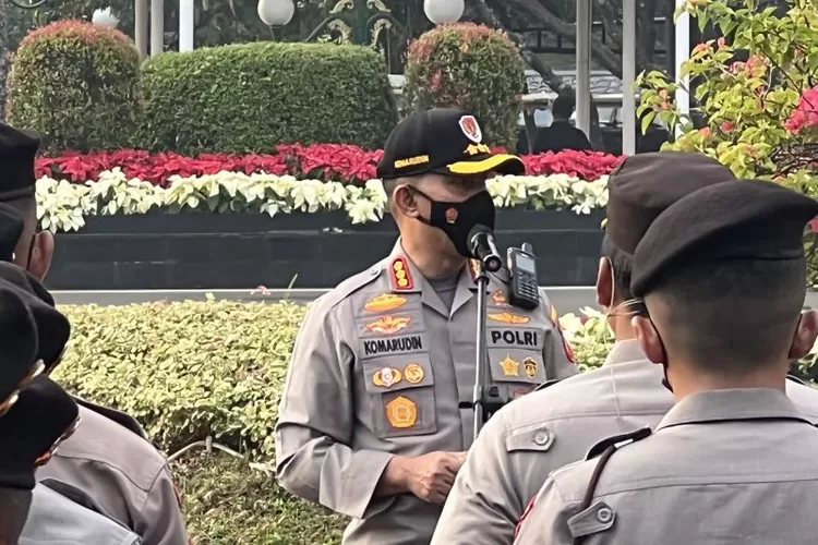 Kapolres Jakarta Pusat Kombes Komarudin ketika memimpin apel Pengamanan Pidato Kenegaraan Republik Indonesia di halaman Gedung MPR/DPR/DPD RI, Jakarta, Selasa (16/8/2022).  (ANTARA/Putu Indah Savitri)