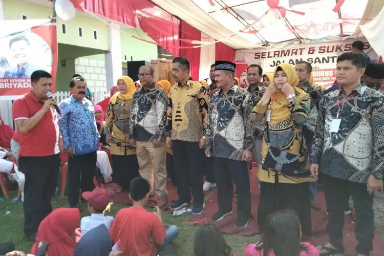 Ketua DPD LPM Kota Padang, Irwan Basyir, SH, MM, di area kantor Lurah Korong Gadang, Rabu pagi, 17 Agustus 2022 dihelat dalam rangkaian pelantikan pengurus LPM Korong Gadang masa bakti 2022-2025.