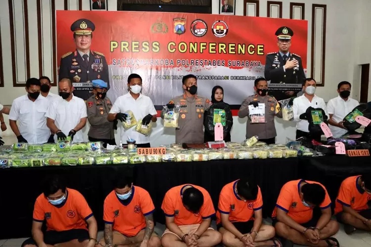 Para tersangka penyalahgunaan narkoba yang ditangkap Polrestabes Surabaya  (Humas Polda Jatim )