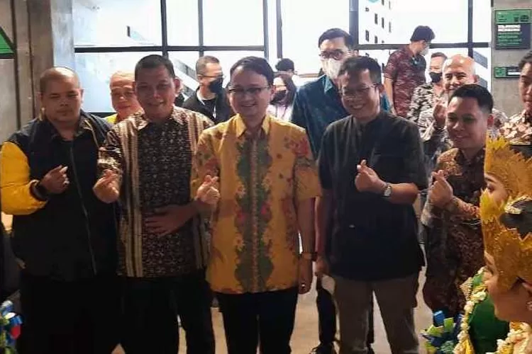 Wamendag Jerry Sambuaga bersama Wakil Wali Kota Solo Teguh Prakosa, Plt Kepala Bappebti, Didid Noordiatmoko dan COO Tokocrypto saat meresmikan T-Hub di Solo (Endang Kusumastuti)