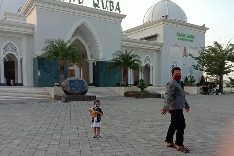 Destinasi wisata religi gratis di Madiun Masjid Quba Caruban (Potret by Ika Fatma)