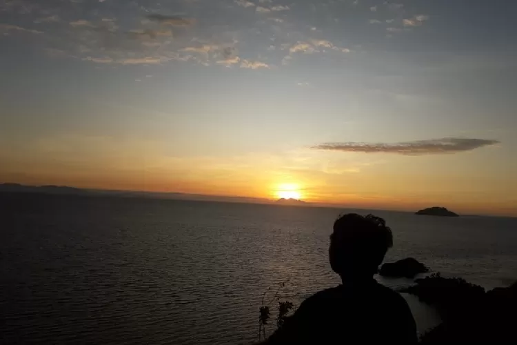 Panorama Laut di sore hari (Ista Meo)