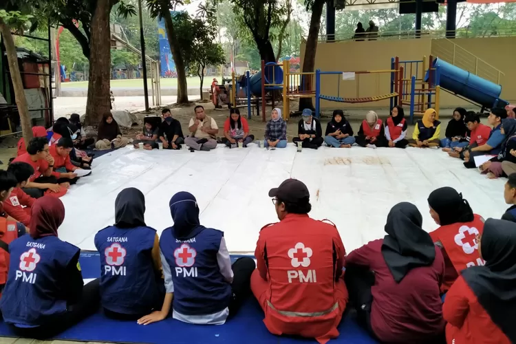 Palang Merah Indonesia PMI Kota Tangerang lakukan simulasi Manajemen Tanggap Daarurat Bencana (MTDB) di halaman markas PMI Kota Tangerang selama dua hari