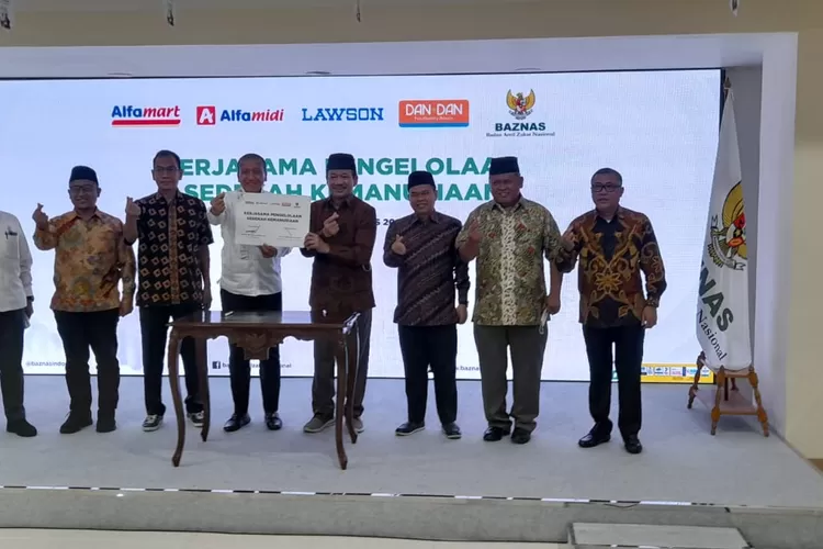Peluncuran program kolaborasi antara Baznas dan Alfa Group mengelola sedekah kemanusiaan  uang pengembalian belanja konsumen di gerai Alfamart, Alfamidi, Dan+Dan  serta Lawson di seluruh Indonesia.