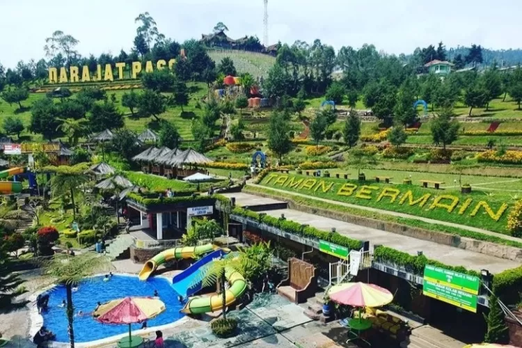 Puncak Darajat Pass menjadi sangat menarik untuk dikunjungi karena di sini terdapat banyak kebutuhan liburan yang bisa kamu dapatkan hanya dengan mengunjungi satu tempat ini (Instagram @darajatpassgarut)