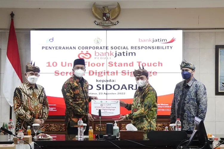 Suasana saat penyerahan CSR dari Bank Jatim Kepada Pemkab Sidoarjo