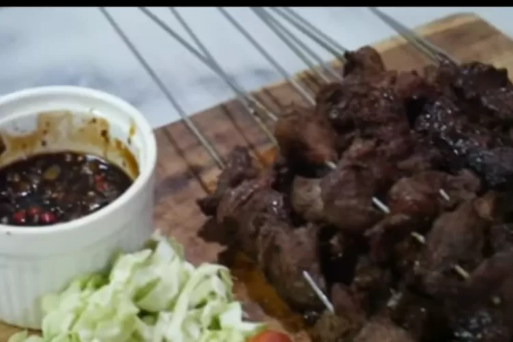 Mudah dan Anti Ribet, Resep Sate Klatak ala Chef Ini Bisa Jadi Rekomendasi Makan Enak di Rumah! (Screenshoot akun youtube Putri Uti)