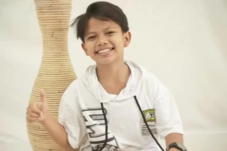 Farel Prayoga, yang viral usai tampil membawakan lagu 'Ojo Dibandingke' di depan Presiden Joko Widodo di istana negara beberapa waktu lalu (ig/@falov_official)