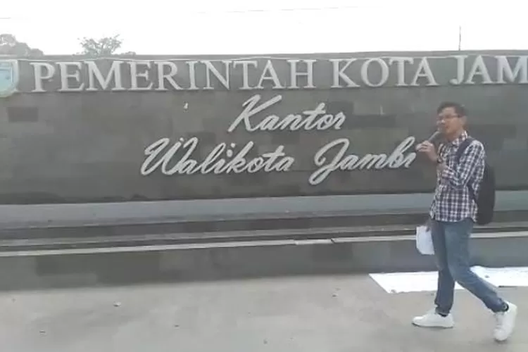 Aktifis Hadi Prabowo bakal laporkan Wali Kota Jambi ke Polisi. Foto: Istimewa