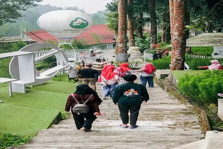 Kembang Langit, Salah Satu Destinasi Wisata Terbaru di Batang Jawa Tengah  (Instagram @kembanglangit_park)