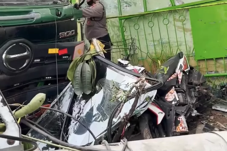 Kondisi truk dalam Kecelakaan Maut Bekasi (Instagram/@mastriadhianto)