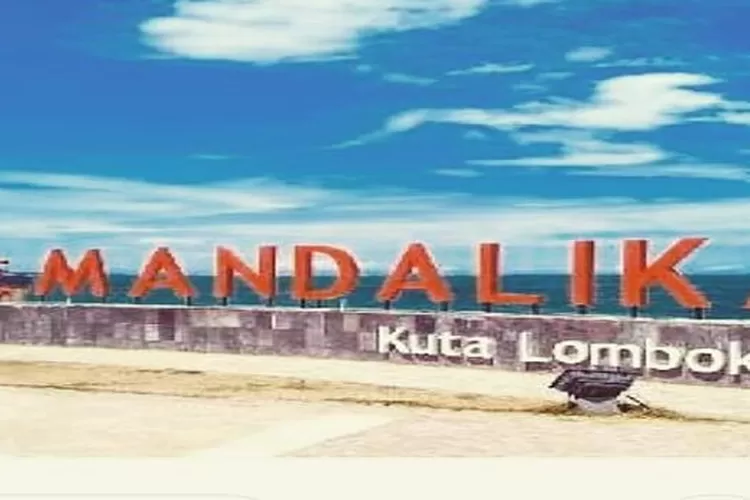 Pantai Kuta Mandalika, salah satu rekomendasi destinasi wisata di Sekitar Sirkuit Mandalika, Lombok. (Akun Instagram @pantaikutamandalika)