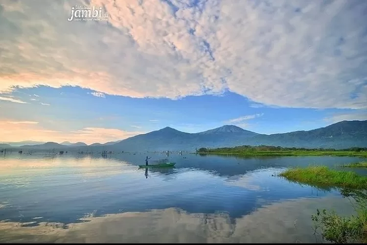 Legenda Calungga dan Calupat yang menjadi asal-usul Danau Kerinci. ( ig @jambiku)