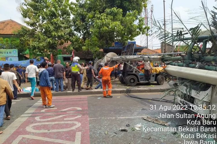 Kecelakaan maut Bekasi (lantas polsek bekasi)