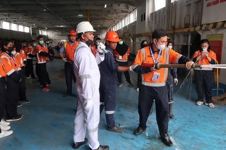 PIP Semarang menggelar kegiatan Diklat Pemberdayaan Masyarakat (DPM) Basic Safety Training (BST) Kapal Niaga dan Security Awareness Training (SAT). (dok)