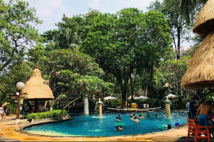  Potret suasana kolam renang Waterboom Lippo Cikarang yang asri (Instagram/ @waterboomlippocikarang)