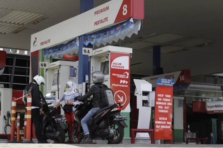 Apakah pengendara motor wajib daftar Subsidi Tepat MyPertamina untuk membeli Pertalite harga murah? (dok)