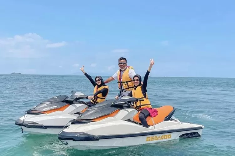 Keseruan jet ski di destinasi wisata Tanjung Benoa (Instagram @tanjungbenoa.watersport)