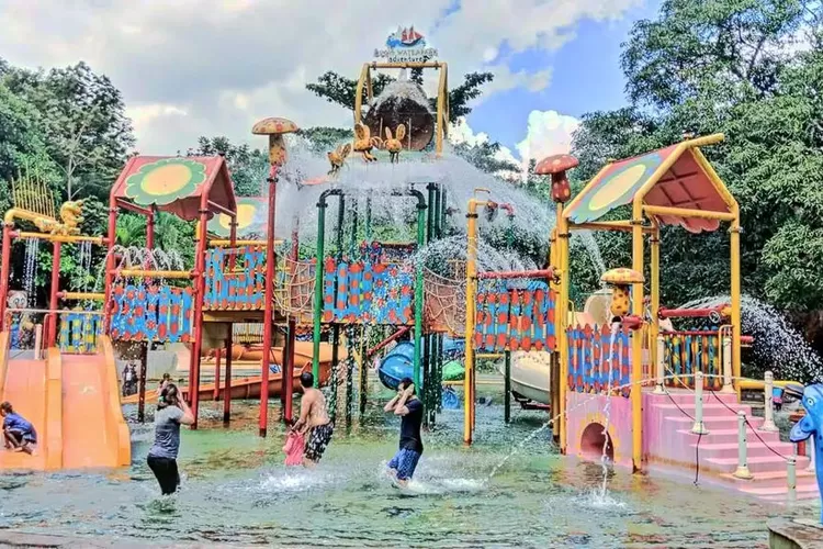 Bugis Waterpark, salah satu rekomendasi waterpark terbesar dan terbaik di Indonesia. (Instagram @bugis.waterpark)