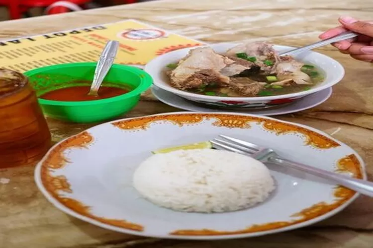 Depot Langgeng, salah satu wisata kuliner di Sidoarjo. (Akun Instagram @kulinersby)