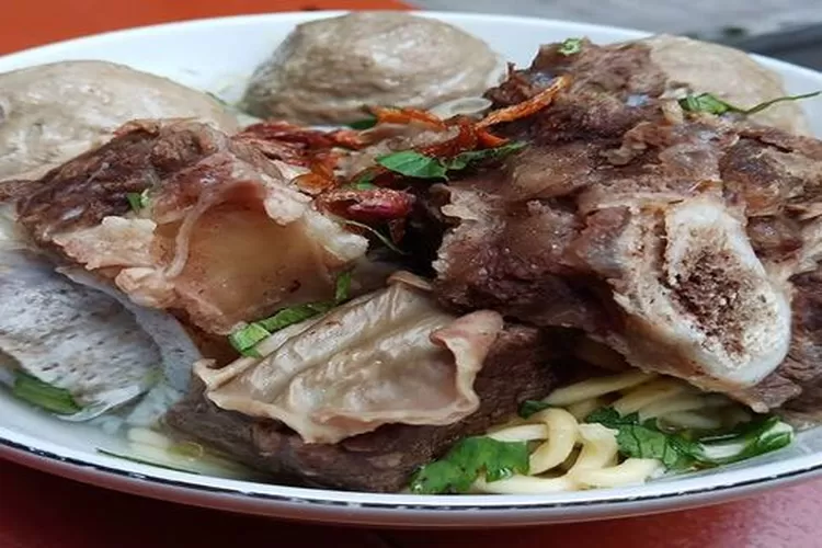 Bakso Balungan Pak Granat, salah satu wisata kuliner bakso terenak di Magelang. (Akun Instagram @baksobalungan.pakgranat)