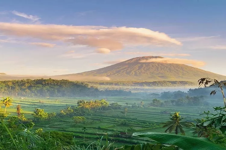Bukit Cinta Bali, Destinasi Wisata untuk Menikmati Indahnya Panorama Gunung Agung  (Akun Twitter @thebalichili)
