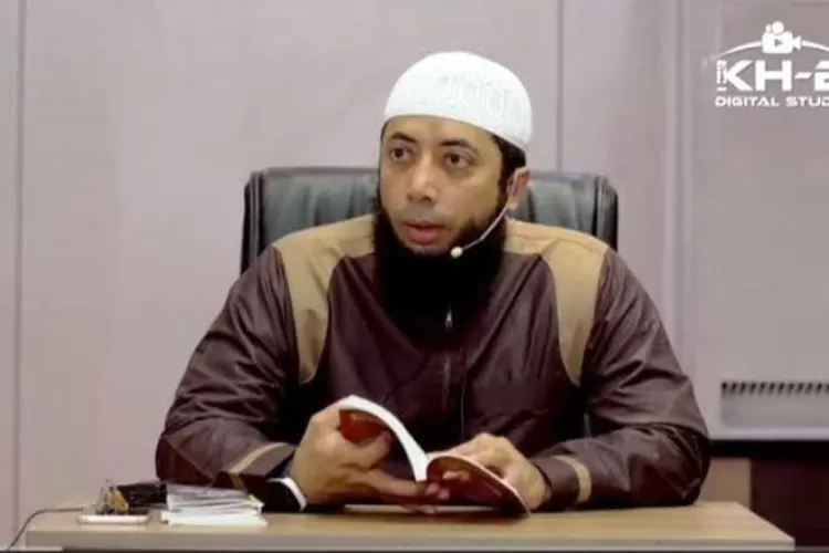 Lelaki Ini Meminta Saran dari Khalid Basalamah Saat Istrinya Didekati Pria Lain, Begini Jawaban Sang Ustadz. (tangkapan layar YouTube @Khalid Basalamah Official)
