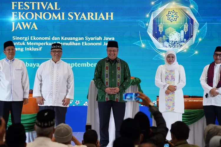 upacara pembukaan Festival Ekonomi Syariah (FESyar) Jawa, di Surabaya 8 September 2022 (Istimewa)