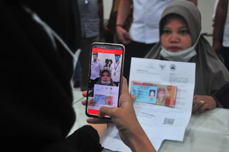 Ilustrasi bansos - Cek Daftar Penerima BPNT 2022 Secara Online, Silahkan Login cekbansos.kemensos.go.id. (ANTARA FOTO/ Yusuf Nugroho)