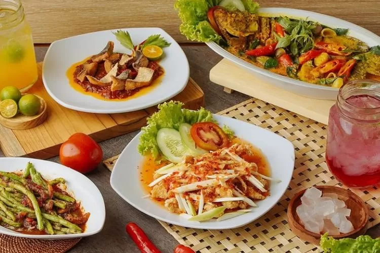 Rekomendasi Wisata Kuliner Halal dan Enak di Singkawang, Kalimantan Barat. (Instagram @kampungrawit.skw)