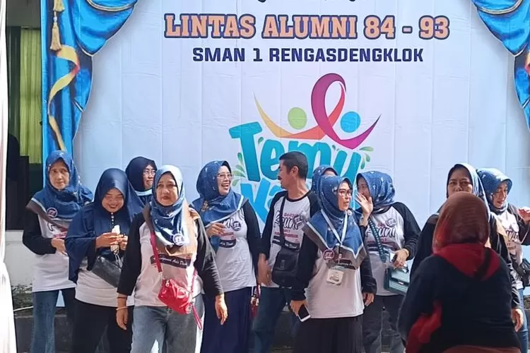 Befoto bersama saat reuni (Klikanggaran/mangkamil)