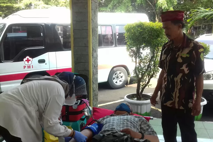 Edukasi Kesehatan, Rayon AMS Kota Bekasi menggelar Baksos donor darah. (FOTO: Dharma/Suarakarya.id).