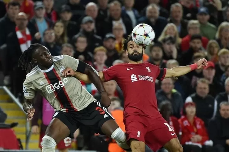 Mohamad Salah, mencetak gol pembuka saat Liverpool mengalahkan Ajax Amsterdam 2 - 1.